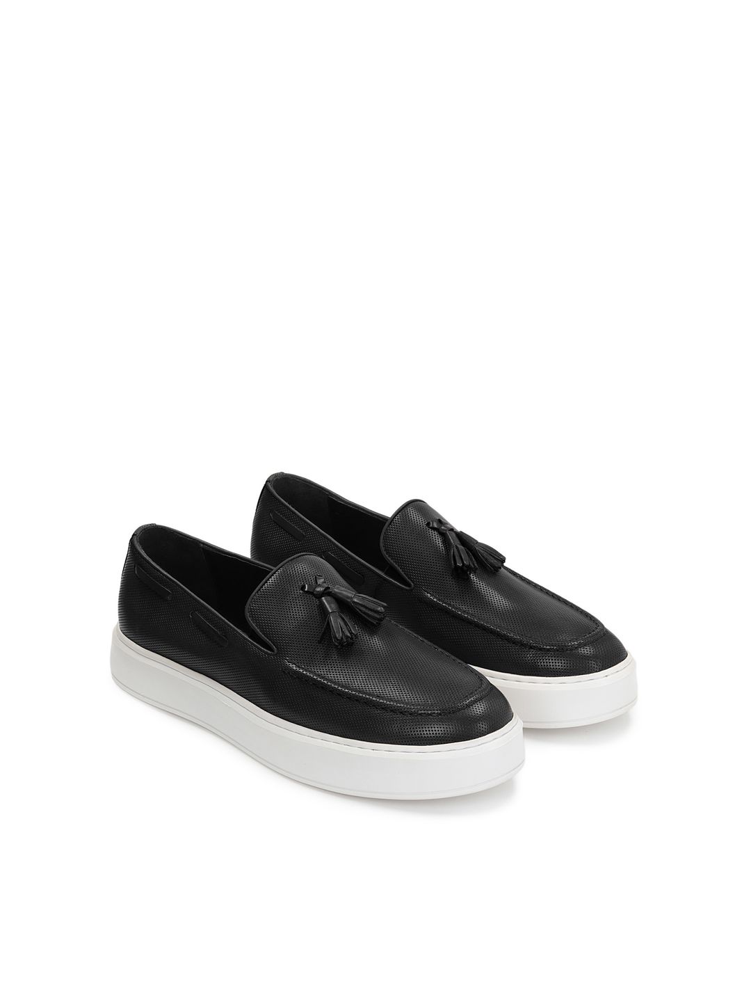 Skórzane półbuty męskie slip-on na sportowej podeszwie. 
