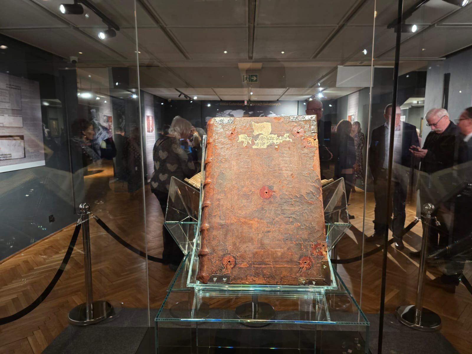 Pelplińską Biblię Gutenberga można zobaczyć w Muzeum Diecezjalnym w Pelplinie