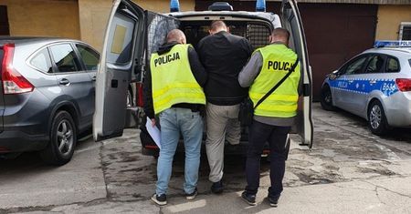 Groził policjantom pozbawieniem życia. 29-latek skończył w kajdankach