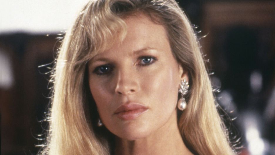 Kim Basinger (1989)