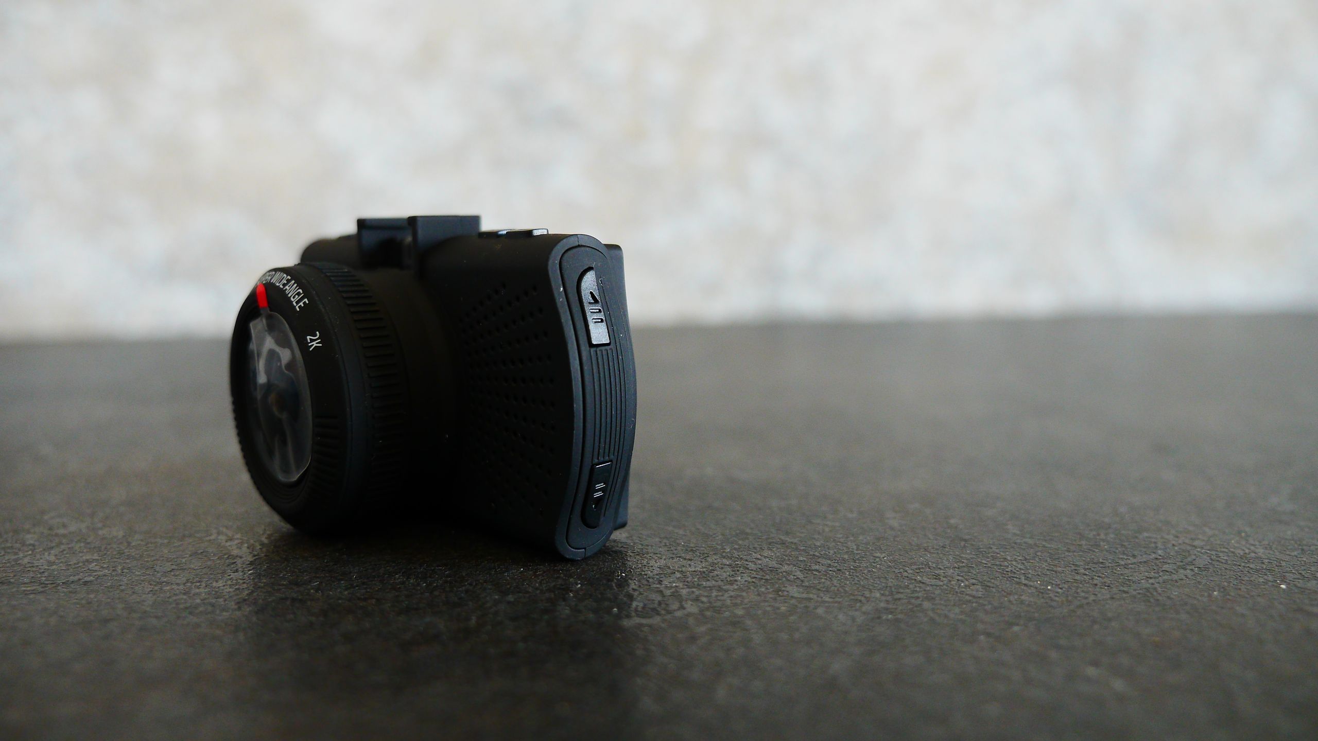 Krótki test LAMAX C9: Kamerka samochodowa z GPS i bazą fotoradarów 5