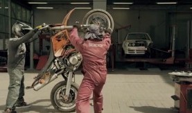 Rosyjski sposób na reklamę motocyklową