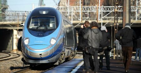 W Pendolino rozdają papieskie kremówki. Specjalna akcja PKP