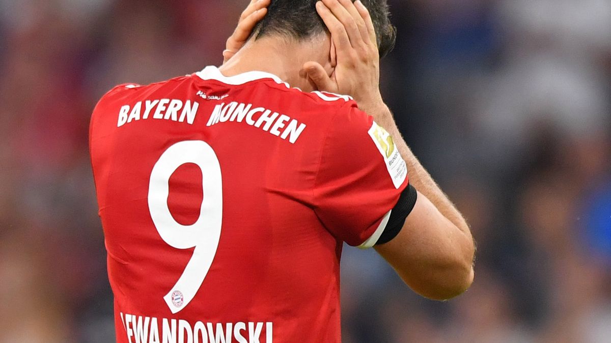Zdjęcie okładkowe artykułu: Getty Images / Sebastian Widmann/Bongarts / Na zdjęciu: Robert Lewandowski w trakcie meczu z Bayerem Leverkusen w sezonie 2017/18
