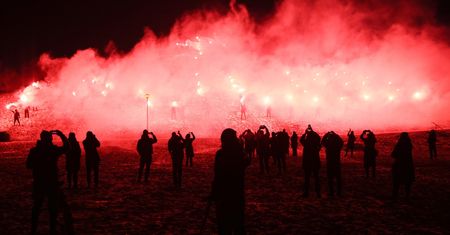 Od pogrzebu minęło kilka godzin. Powalający widok w Warszawie
