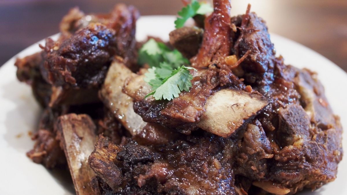 Pieczone żeberka jagnięce (samo mięso, II klasa mięsa)