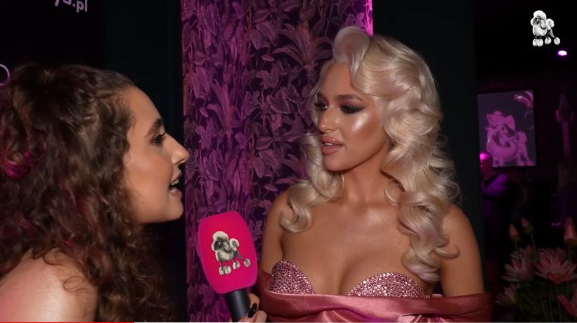 Caroline Derpienski otwiera się na temat różnicy wieku w związku i relacji z mamą