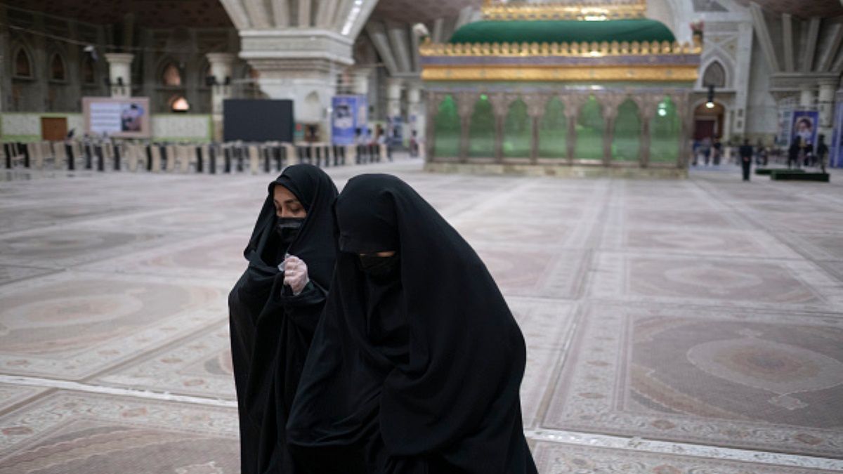 Iranka została zaatakowana przez funkcjonariuszy policji. Powód jest wstrząsający