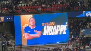 Mbappe pierwszy raz w Paryżu po transferze do Realu. Wymowna reakcja kibiców