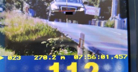Ponad dwukrotnie przekroczył prędkość. Policjanci się nie patyczkowali