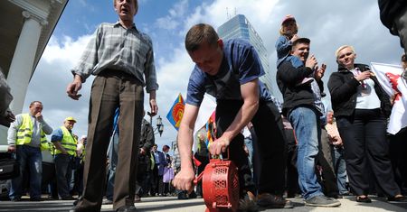 Warszawa: Pracownicy komunikacji miejskiej bronią swoich ulg