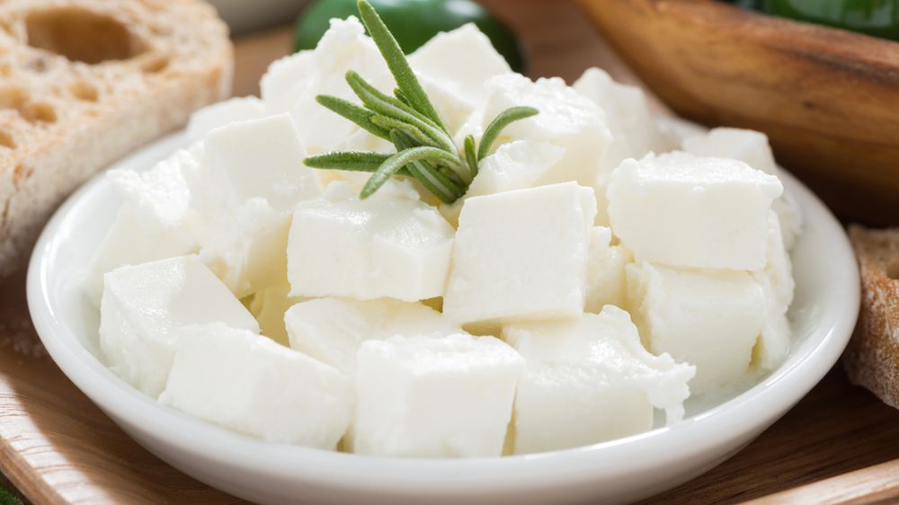 Feta na rukoli po grecku