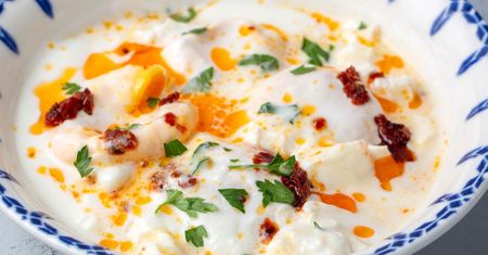 Lżejsze od jajek sadzonych. Z tym dodatkiem smakują jak śniadanie w ekskluzywnej restauracji