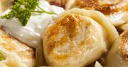 Miękkie, elastyczne, pyszne. Sprawdzone triki na idealne ciasto na pierogi