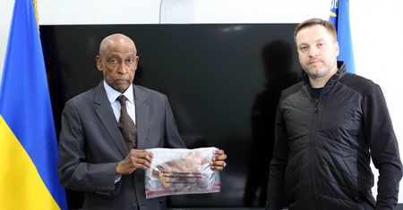 Zabawka z dworca w Kramatorsku przekazana ONZ. "Niech stanie się symbolem żałoby matek"