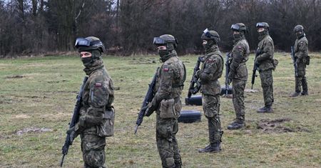 Młodych ciągnie do wojska na wakacje. Tyle można zarobić na szkoleniu