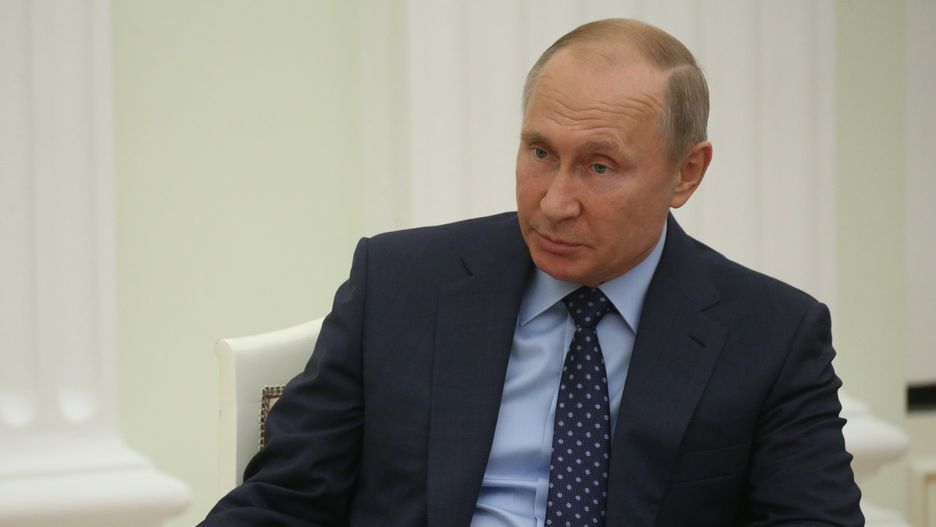 "W systemie putinowskim, w którym nie ma podziałów na prawicę i lewicę, konkurencyjnych ideologii ani uzgodnionych znaczeń dla takich podstawowych pojęć jak 'demokracja' i 'wolność', dyskurs polityczny określają idee odwołujące się do przeszłości kraju"
