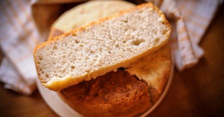 Gdy zabraknie, a sklepy zamknięte, robię chleb z patelni. Ma wyjątkowy smak