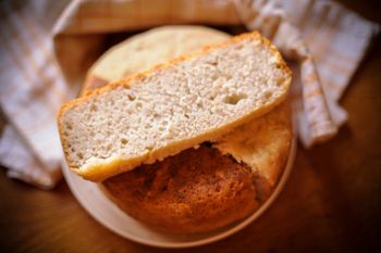 Gdy zabraknie, a sklepy zamknięte, robię chleb z patelni. Ma wyjątkowy smak