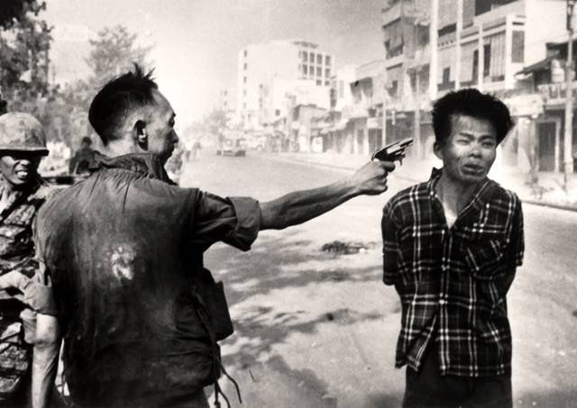 Egzekucja Nguyena Vana Lema, Eddie Adams, 1968 (© Wide World Photos / AP / Eddie Adams)