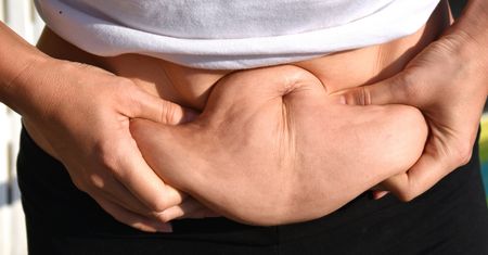 Usuwanie nadmiaru skóry – przebieg, wskazania, powikłania