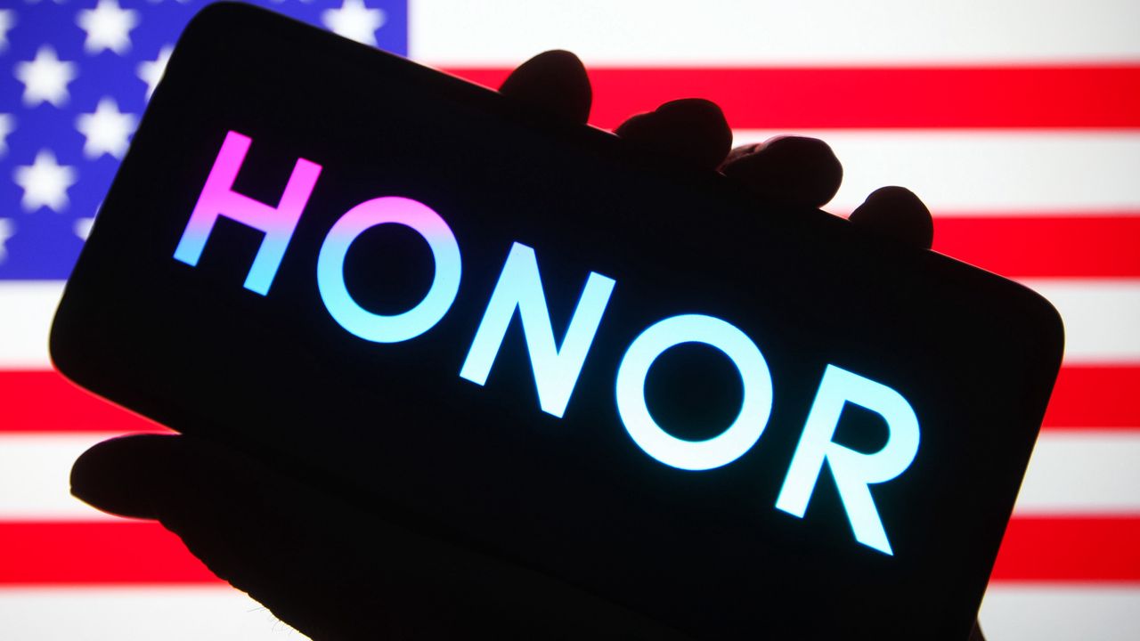 Honor, w przeciwieństwie do Huaweia, nie jest objęty amerykańskimi zakazami (Pavlo Gonchar/SOPA Images/LightRocket via Getty Images)
