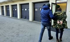 Sześć listów gończych za kobietą z Piaseczna. Zdziwiła się na widok policjantów