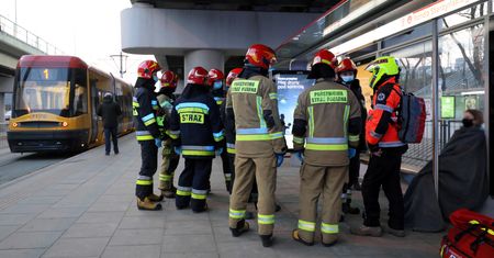 Warszawa. Zderzenie tramwajów. Rannych nie było czym odwieźć do szpitala