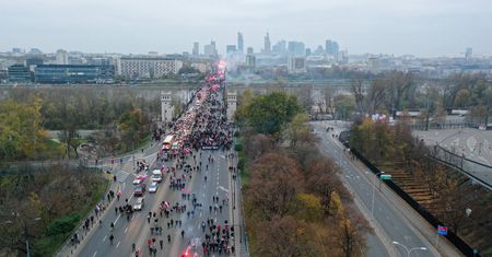 Warszawa. Decyzja w sprawie postrzelenia fotoreportera na Marszu Niepodległości