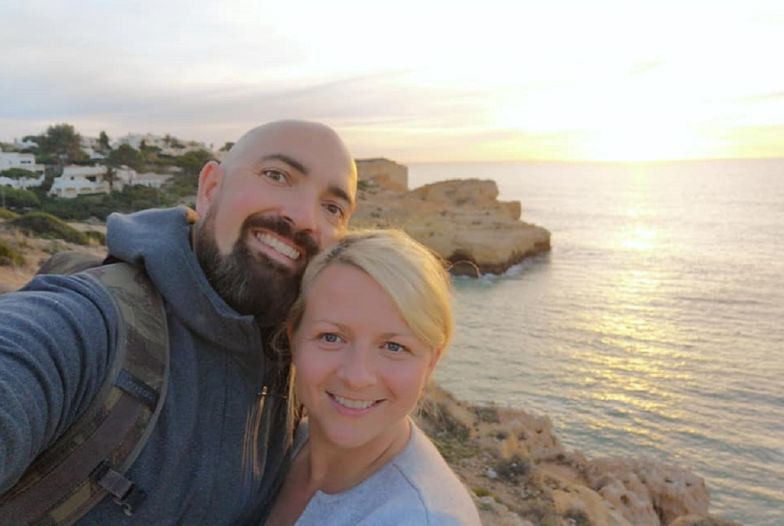 Para, która wyjechała na miesiąc miodowy, utknęła na Wyspach Cooka. Nie mają jak wrócić do Polski