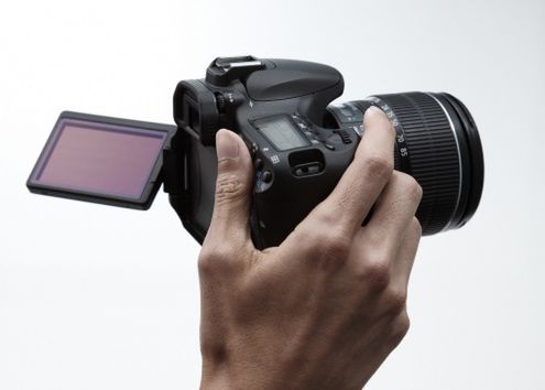 Canon EOS 60D z odchylanym ekranem i innymi bajerami