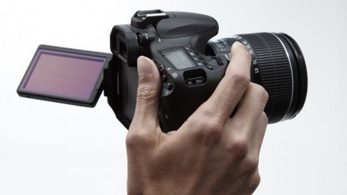 Canon EOS 60D z odchylanym ekranem i innymi bajerami 1