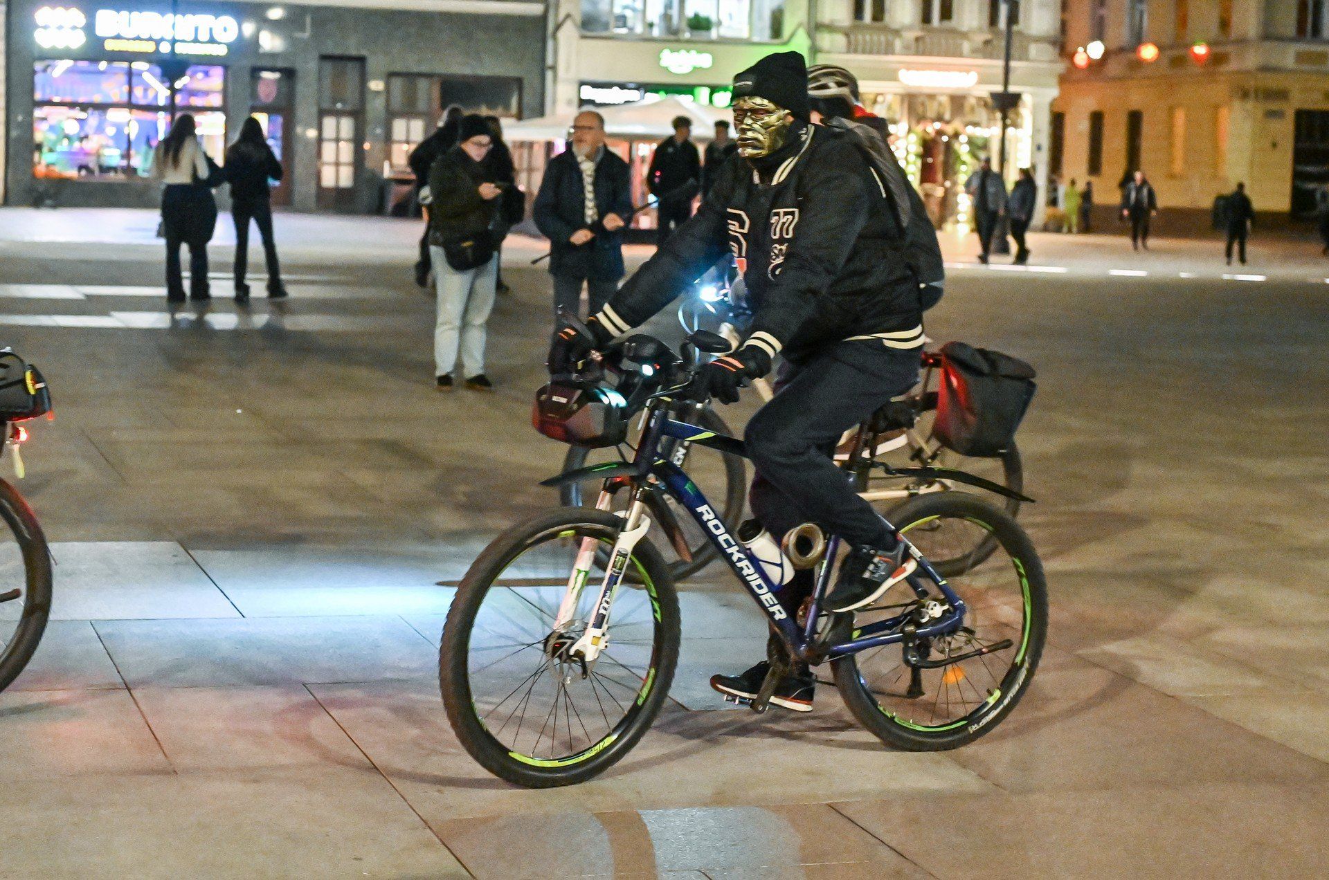 Halloweenowa Masa Krytyczna