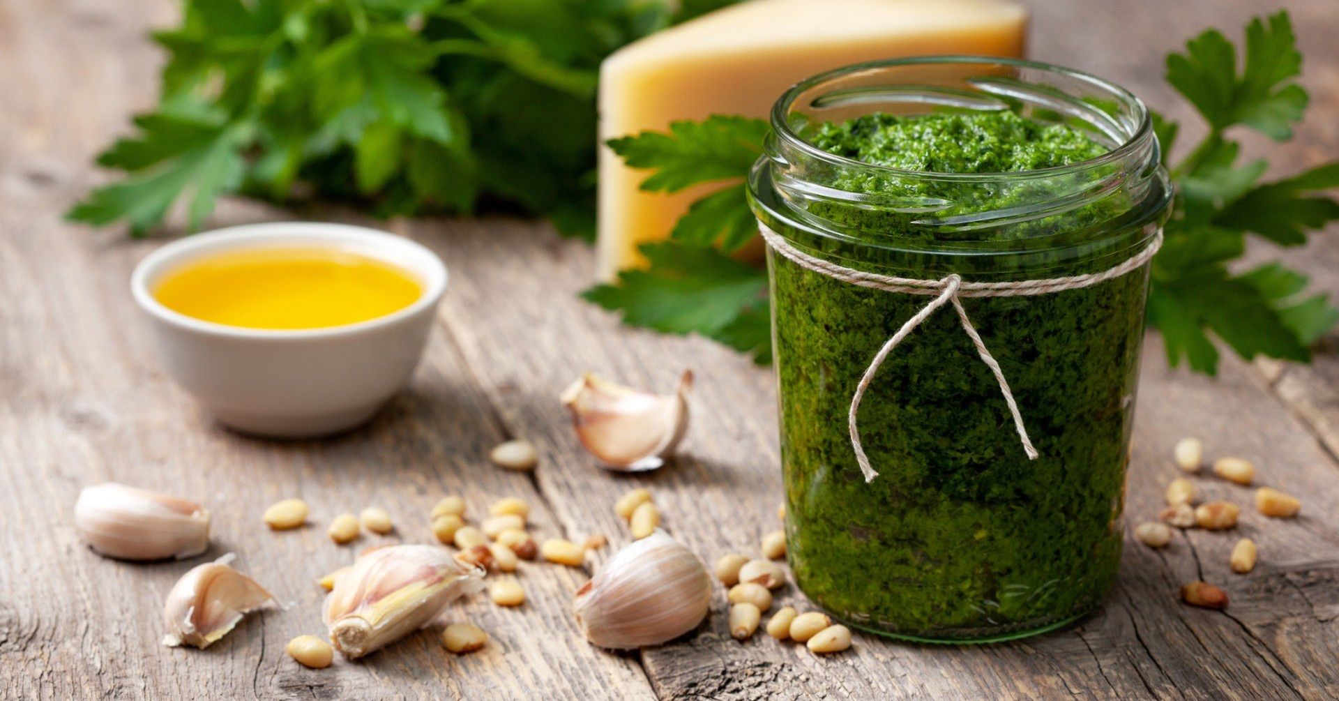 Pesto z pietruszki i słonecznika