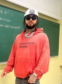 Malik Montana rozdaje fanom hajs. "Idźcie sobie na lody"