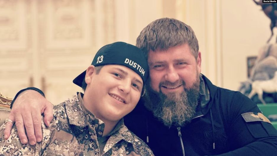 Adam Kadyrow z ojcem Ramzanem