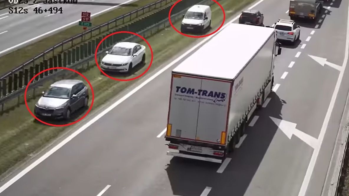 Nagranie z S12. Szokujące zachowanie kierowców