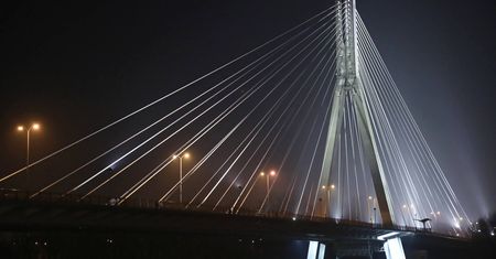 Warszawa. Barka z maszyną płynęła sama Wisłą