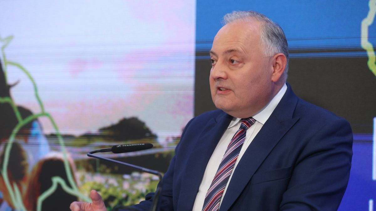 Wojciech Dąbrowski ma pozostać prezesem PGE