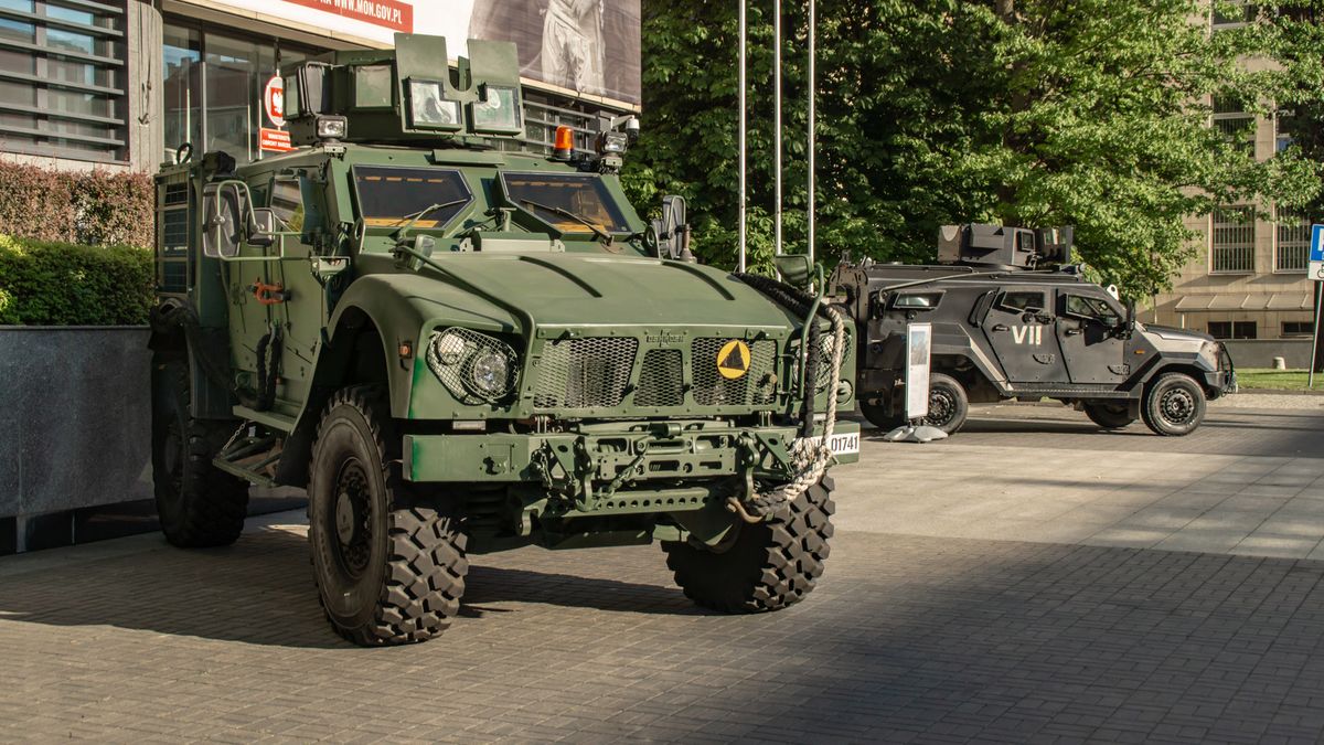 Oshkosh M-ATV oraz "szop"