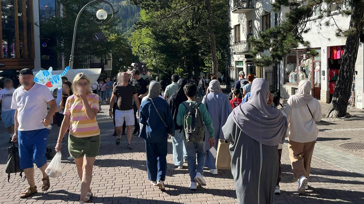 Arabscy turyści na Krupówkach