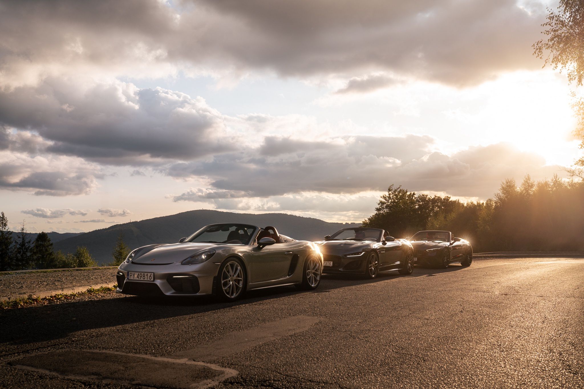 Porsche 718 Spyder vs. Mercedes-AMG SL 63 vs. Jaguar F-Type P450 