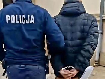 Ciepłowody: Strzelał z kuszy automatycznej do bliskich. Był pijany