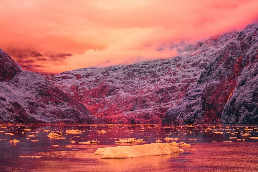 Alaska wcale nie jest biała. Na jego zdjęciach jest czerwona 9