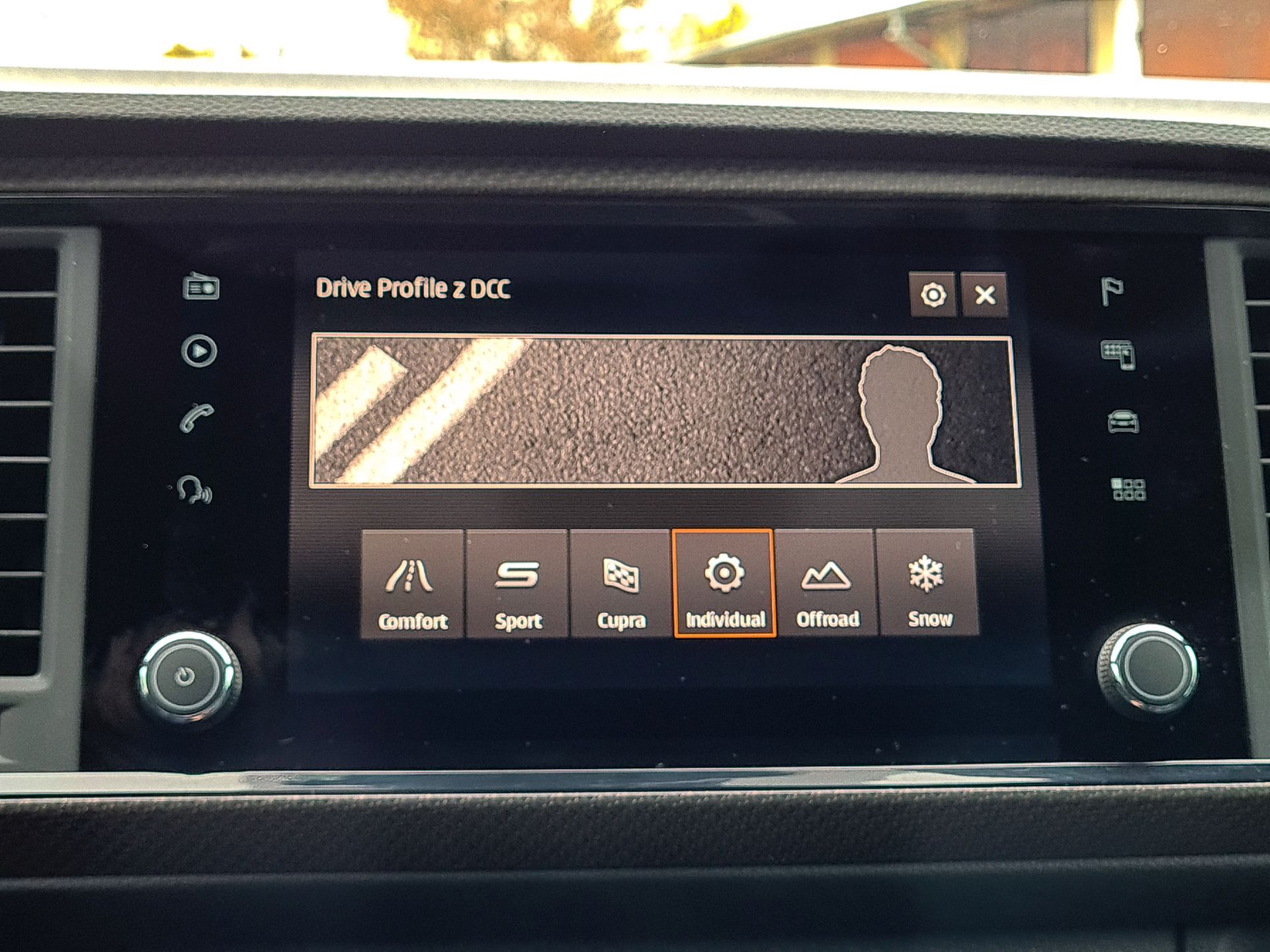 Cupra Ateca Limited Edition: Kamera 360 stopni z 3D, monitor jazdy i profile 12