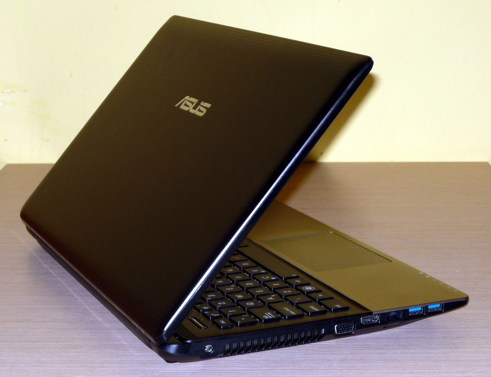Asus K55 – średniak ze sporym potencjałem [test] 3