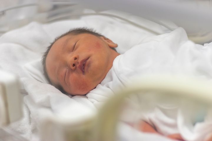 Choroba krwotoczna noworodków może dać objawy już w pierwszej dobie życia
