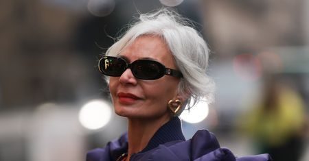 "Ubrania są dla ludzi, a nie dla płci". O modzie w 2023 roku z Karoliną Domaradzką