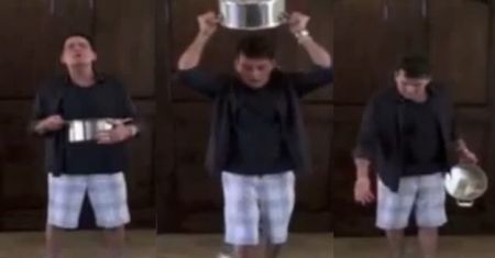 Charlie Sheen obrzucił się... DOLARAMI!