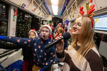 Toruń: Ruszył świąteczny tramwaj. Będzie kursował do 6 stycznia